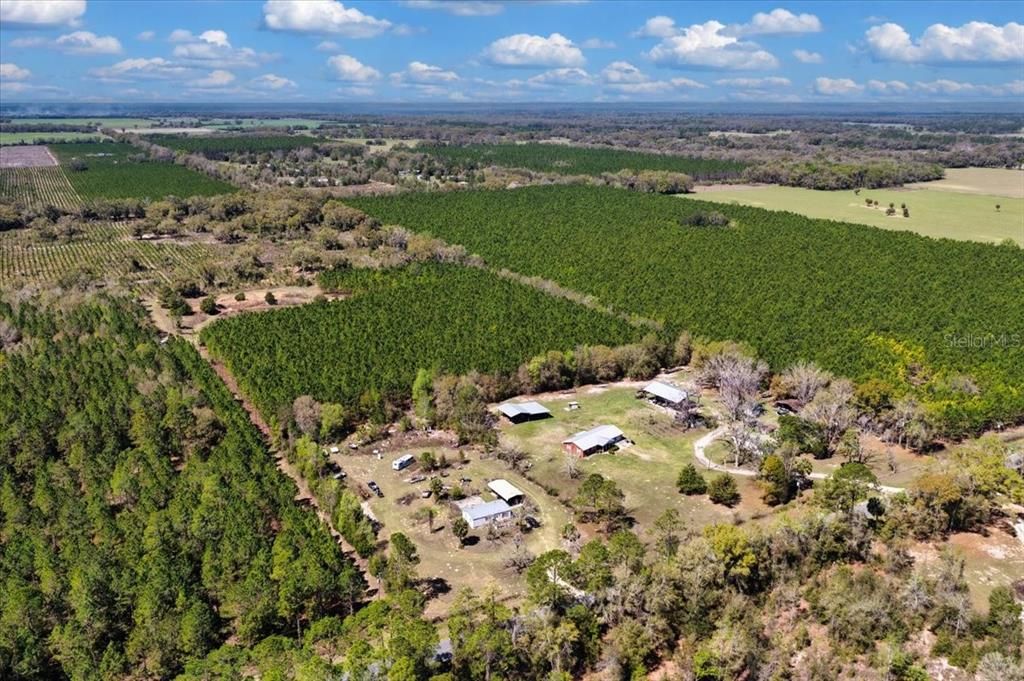 На продажу: $288,800 (14.44 acres)