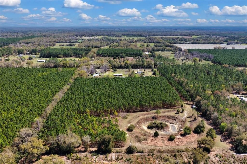 На продажу: $288,800 (14.44 acres)