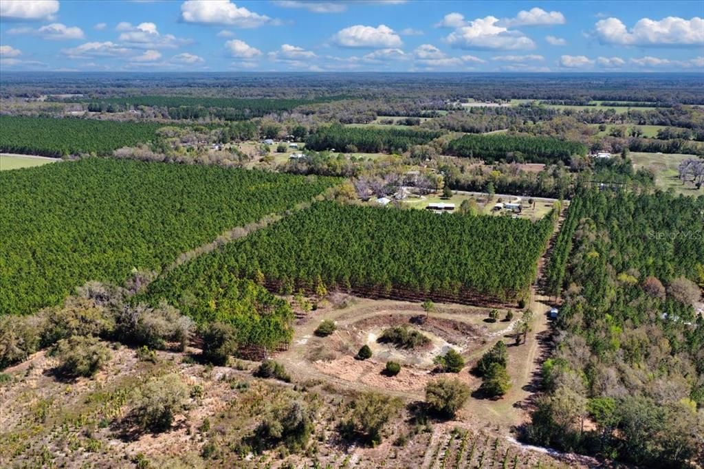 На продажу: $288,800 (14.44 acres)