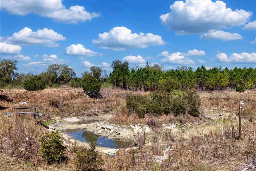 На продажу: $288,800 (14.44 acres)