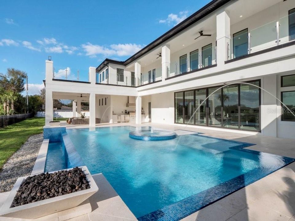 En Venta: $5,000,000 (6 camas, 6 baños, 6643 Pies cuadrados)
