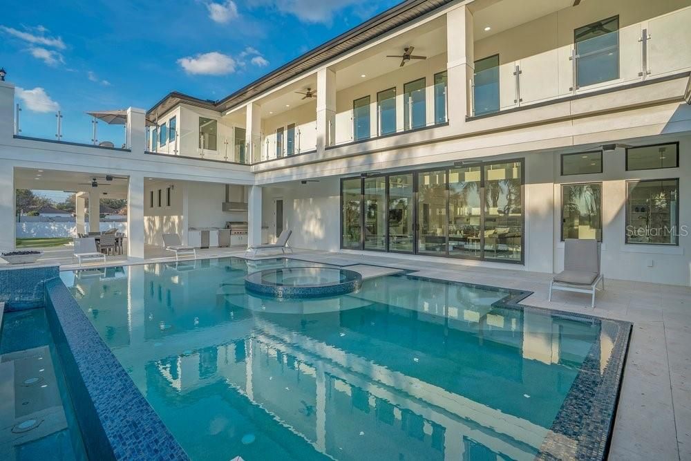 En Venta: $5,000,000 (6 camas, 6 baños, 6643 Pies cuadrados)