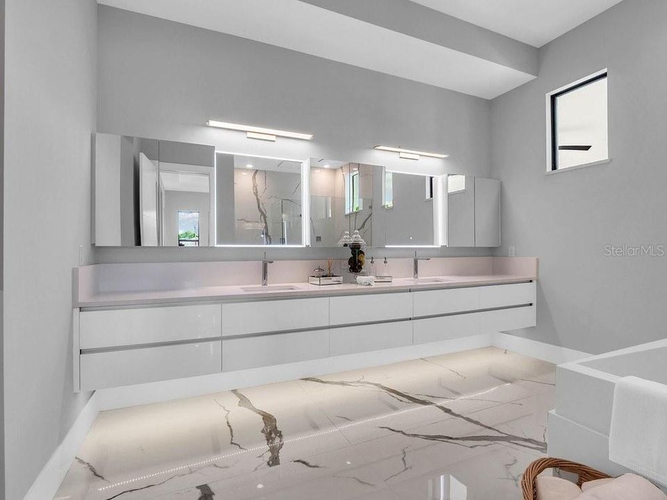 En Venta: $5,000,000 (6 camas, 6 baños, 6643 Pies cuadrados)