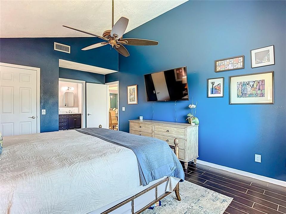 Под контрактом: $485,000 (4 спален, 2 ванн, 2021 Квадратных фут)