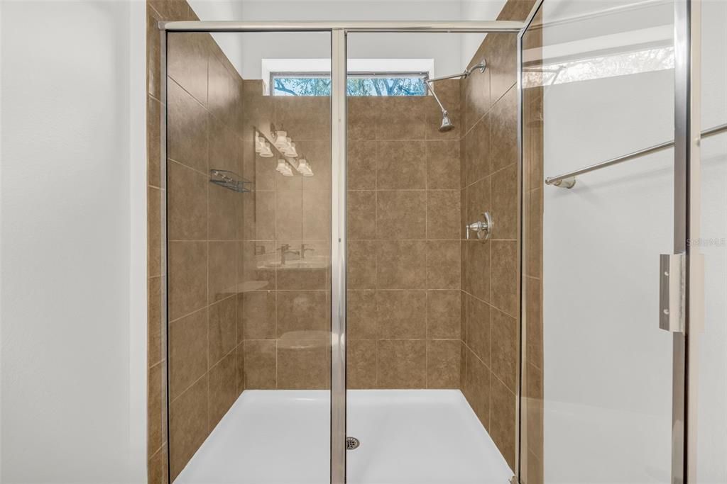Activo con contrato: $265,000 (2 camas, 2 baños, 1461 Pies cuadrados)