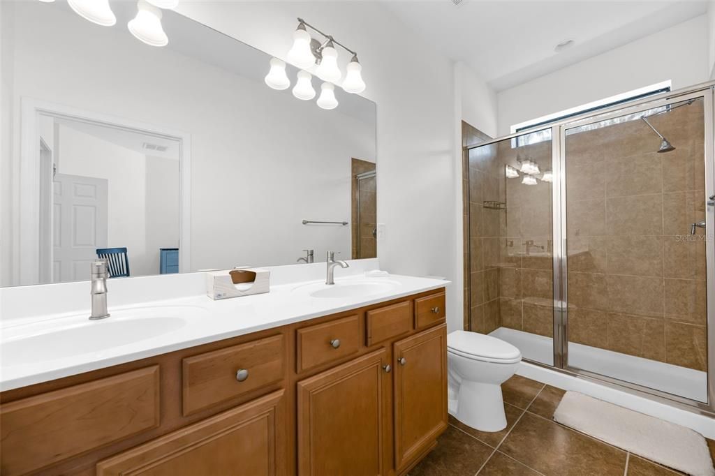 Activo con contrato: $265,000 (2 camas, 2 baños, 1461 Pies cuadrados)