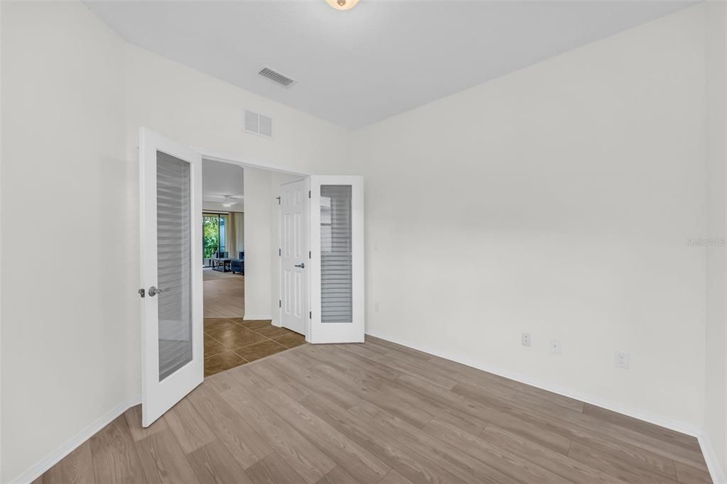 Activo con contrato: $265,000 (2 camas, 2 baños, 1461 Pies cuadrados)