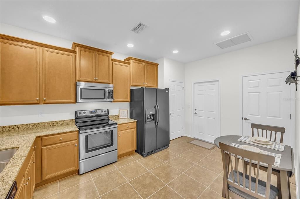 Activo con contrato: $265,000 (2 camas, 2 baños, 1461 Pies cuadrados)