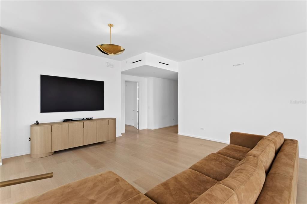 For Rent: $16,000 (2 beds, 2 baths, 2050 Square Feet)
