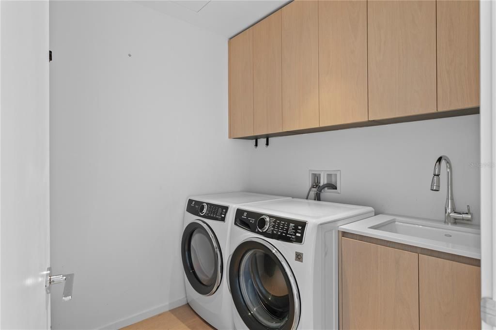 For Rent: $16,000 (2 beds, 2 baths, 2050 Square Feet)