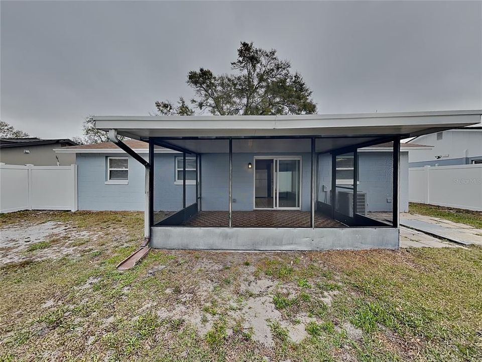 Active With Contract: $1,749 (3 beds, 1 baths, 961 Square Feet)