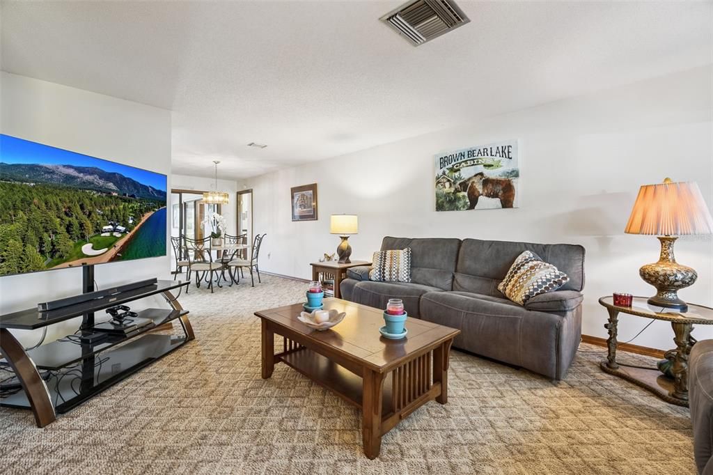Activo con contrato: $339,900 (3 camas, 2 baños, 2014 Pies cuadrados)