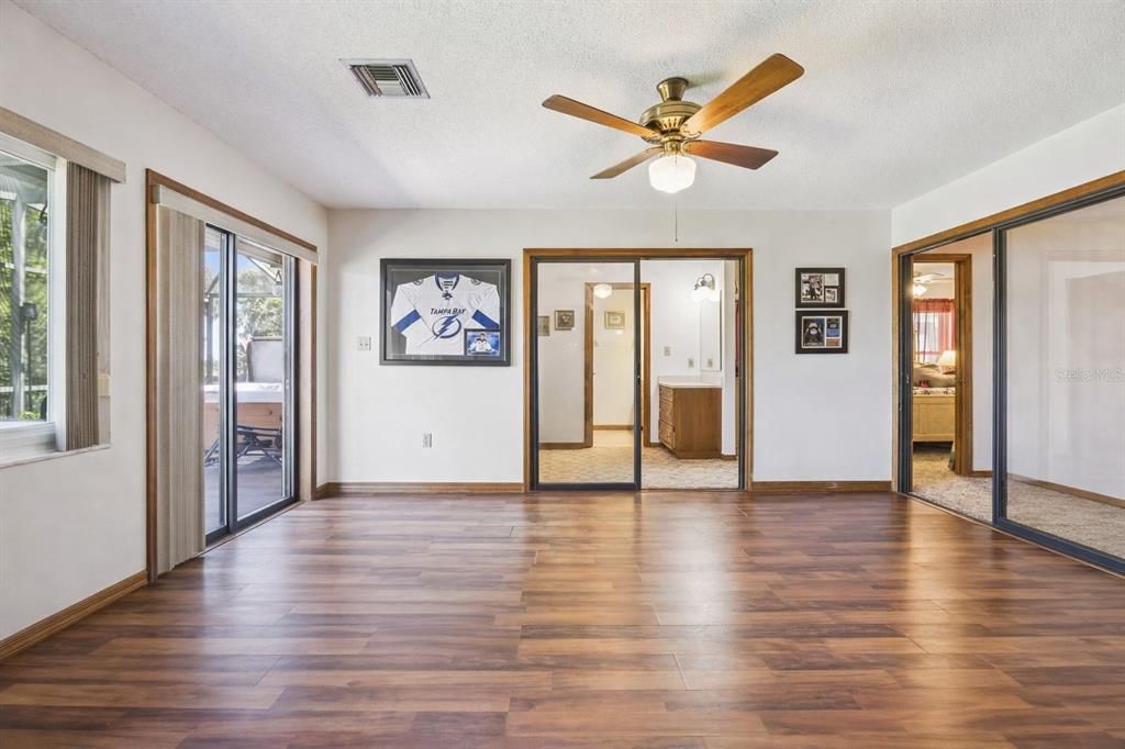 Activo con contrato: $339,900 (3 camas, 2 baños, 2014 Pies cuadrados)