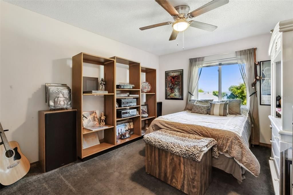 Activo con contrato: $339,900 (3 camas, 2 baños, 2014 Pies cuadrados)