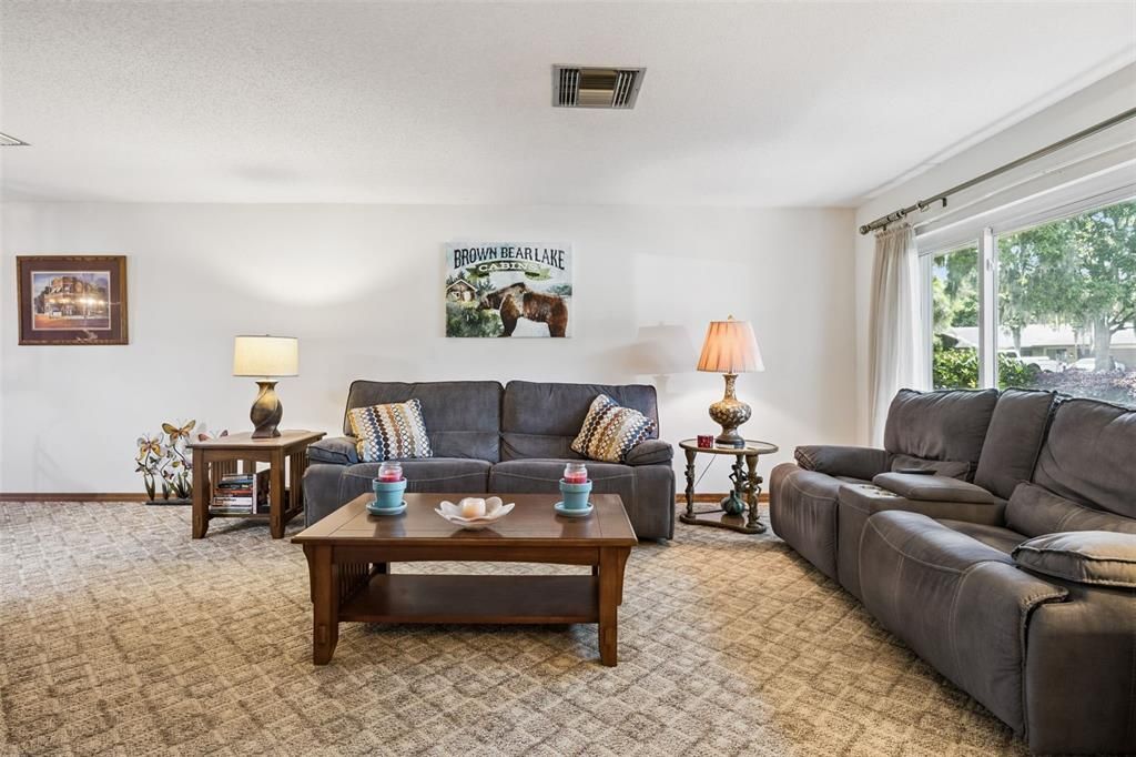 Activo con contrato: $339,900 (3 camas, 2 baños, 2014 Pies cuadrados)