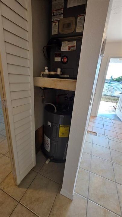 For Sale: $110,000 (2 beds, 2 baths, 1025 Square Feet)