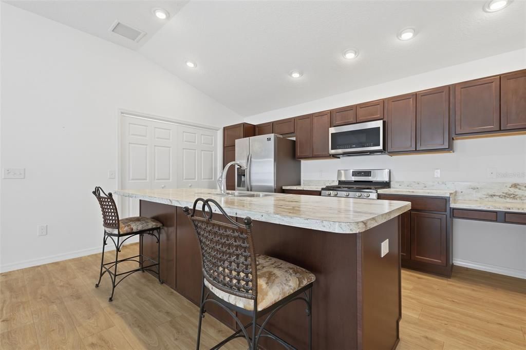 En Venta: $280,000 (2 camas, 2 baños, 1203 Pies cuadrados)