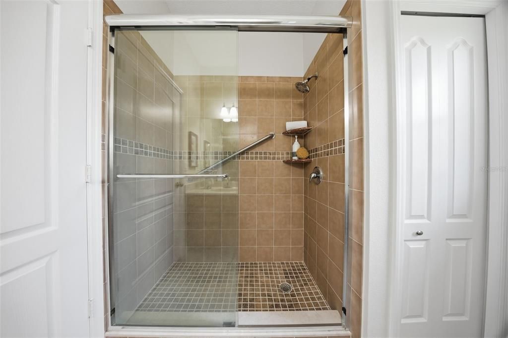 На продажу: $335,000 (2 спален, 2 ванн, 1722 Квадратных фут)