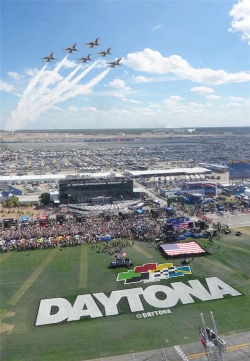 For Sale: $697,000 (0.14 acres)