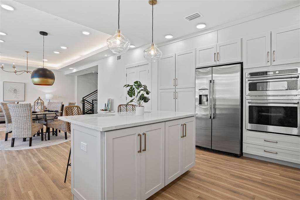 En Venta: $1,930,000 (3 camas, 3 baños, 3323 Pies cuadrados)