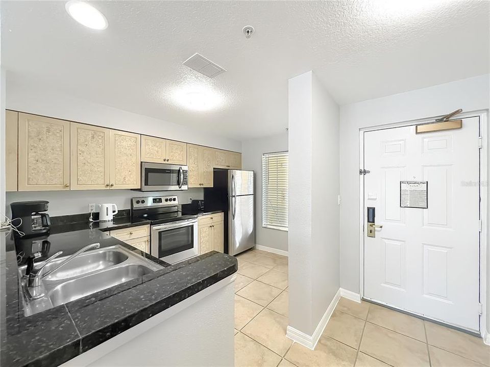 Active With Contract: $264,990 (2 beds, 2 baths, 1178 Square Feet)