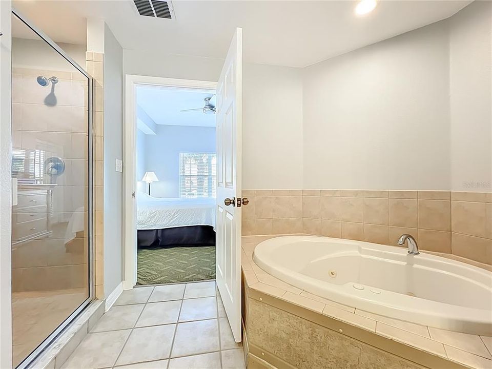 Active With Contract: $264,990 (2 beds, 2 baths, 1178 Square Feet)