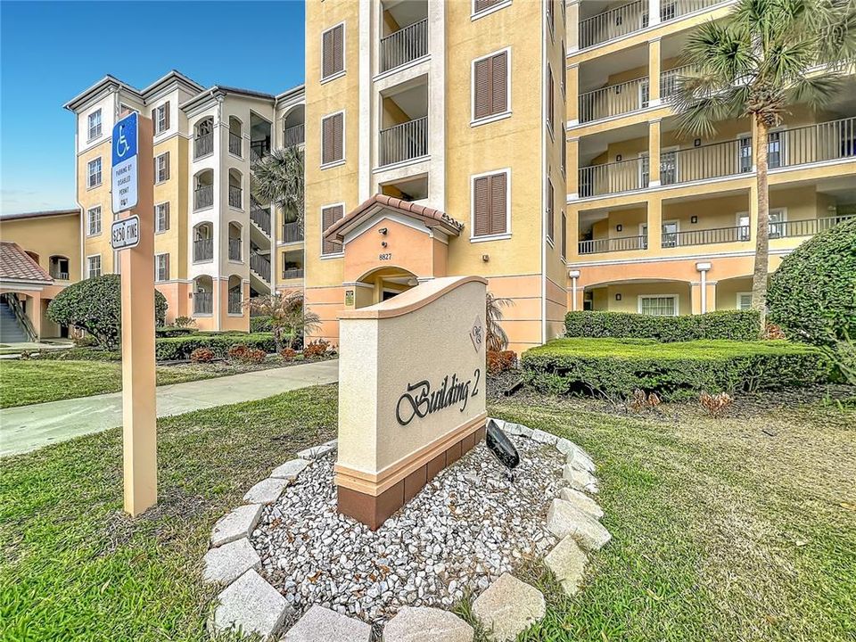 Active With Contract: $264,990 (2 beds, 2 baths, 1178 Square Feet)