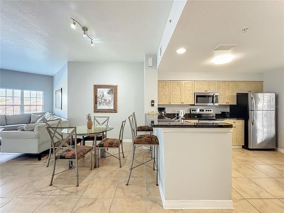 Active With Contract: $264,990 (2 beds, 2 baths, 1178 Square Feet)