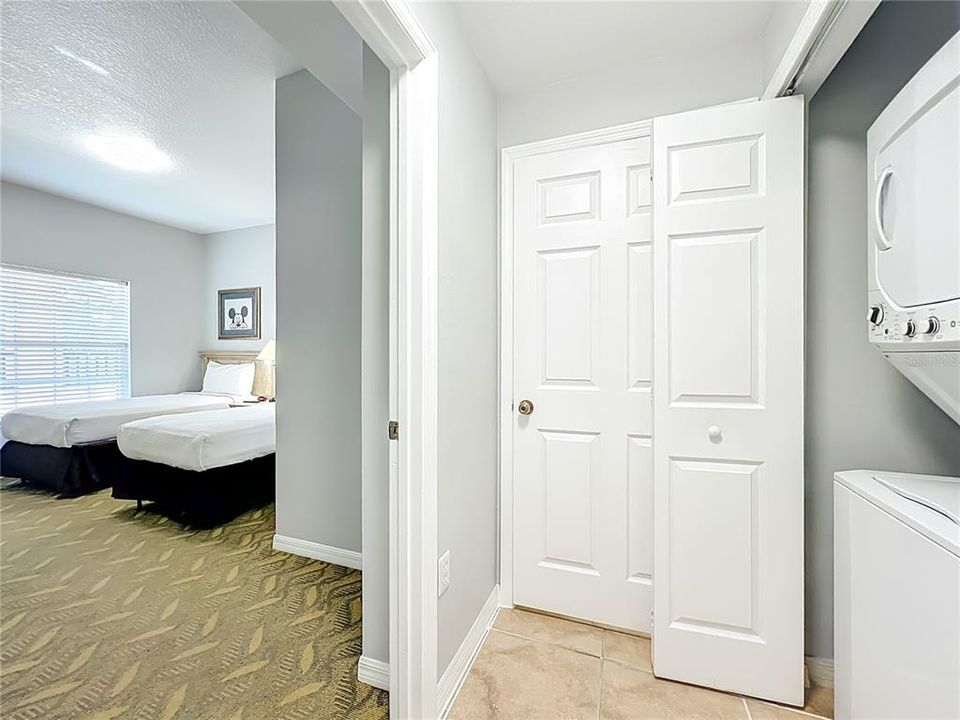 Active With Contract: $264,990 (2 beds, 2 baths, 1178 Square Feet)