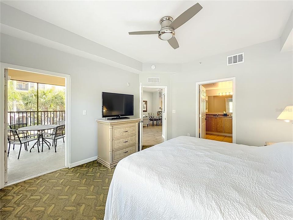 Active With Contract: $264,990 (2 beds, 2 baths, 1178 Square Feet)