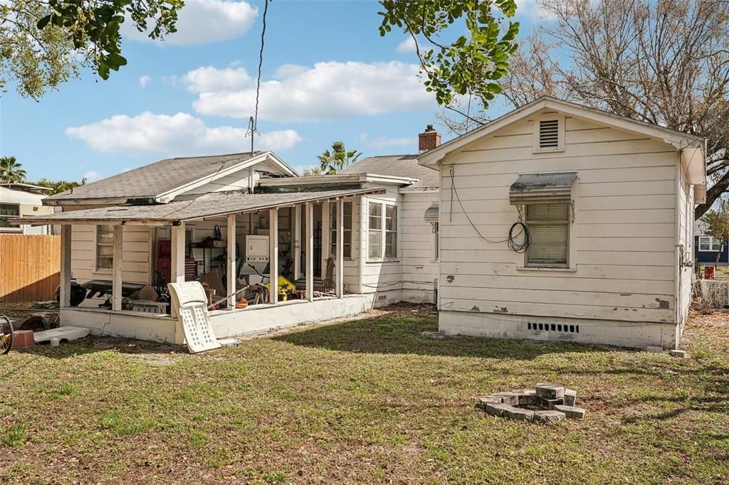 Active With Contract: $169,900 (3 beds, 1 baths, 1390 Square Feet)