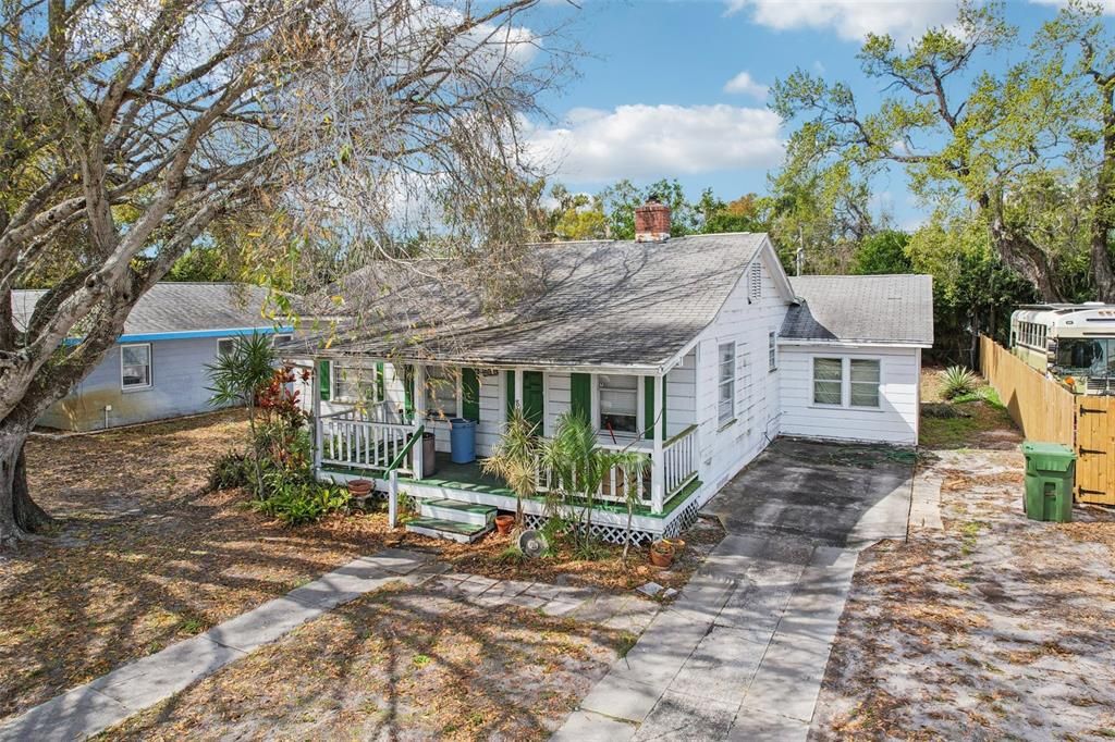Active With Contract: $169,900 (3 beds, 1 baths, 1390 Square Feet)