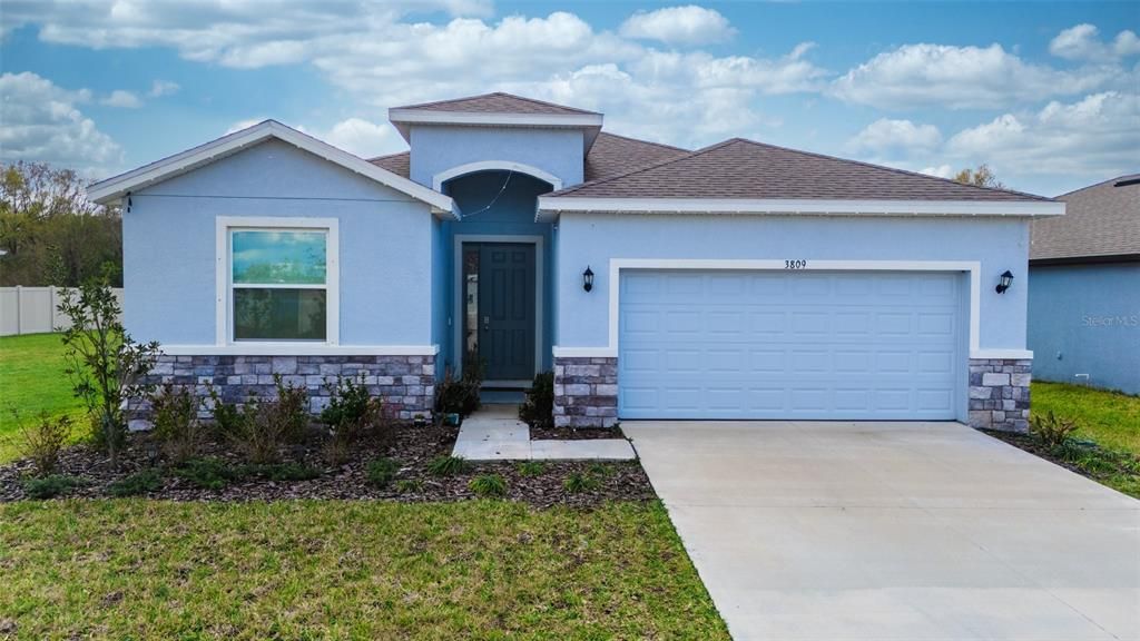 En Venta: $385,000 (4 camas, 2 baños, 2035 Pies cuadrados)