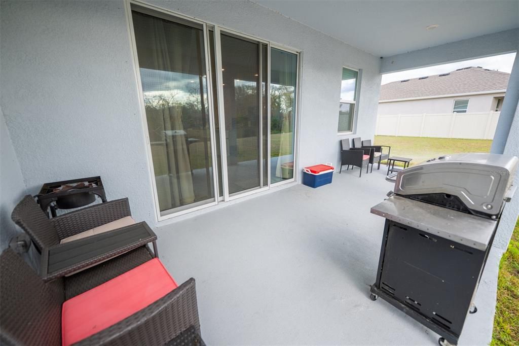 En Venta: $385,000 (4 camas, 2 baños, 2035 Pies cuadrados)