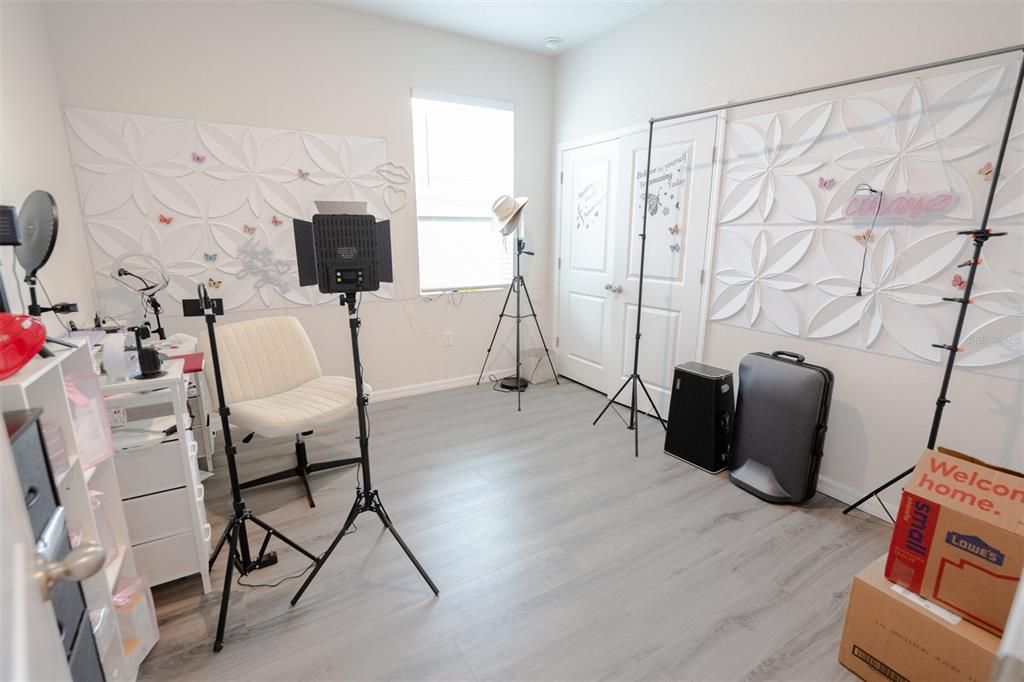 En Venta: $385,000 (4 camas, 2 baños, 2035 Pies cuadrados)