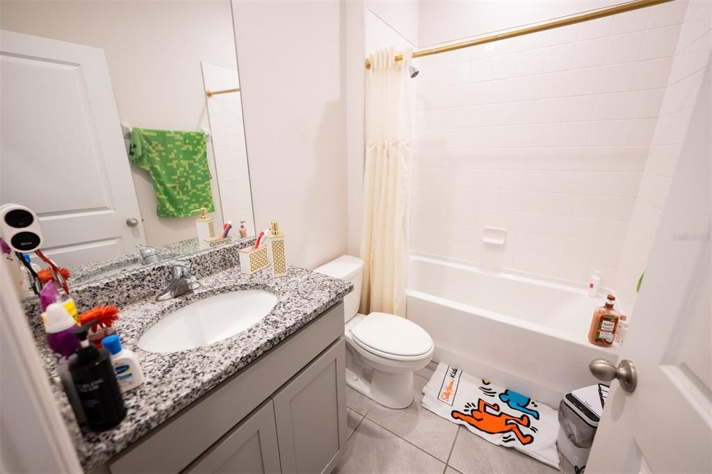 En Venta: $385,000 (4 camas, 2 baños, 2035 Pies cuadrados)