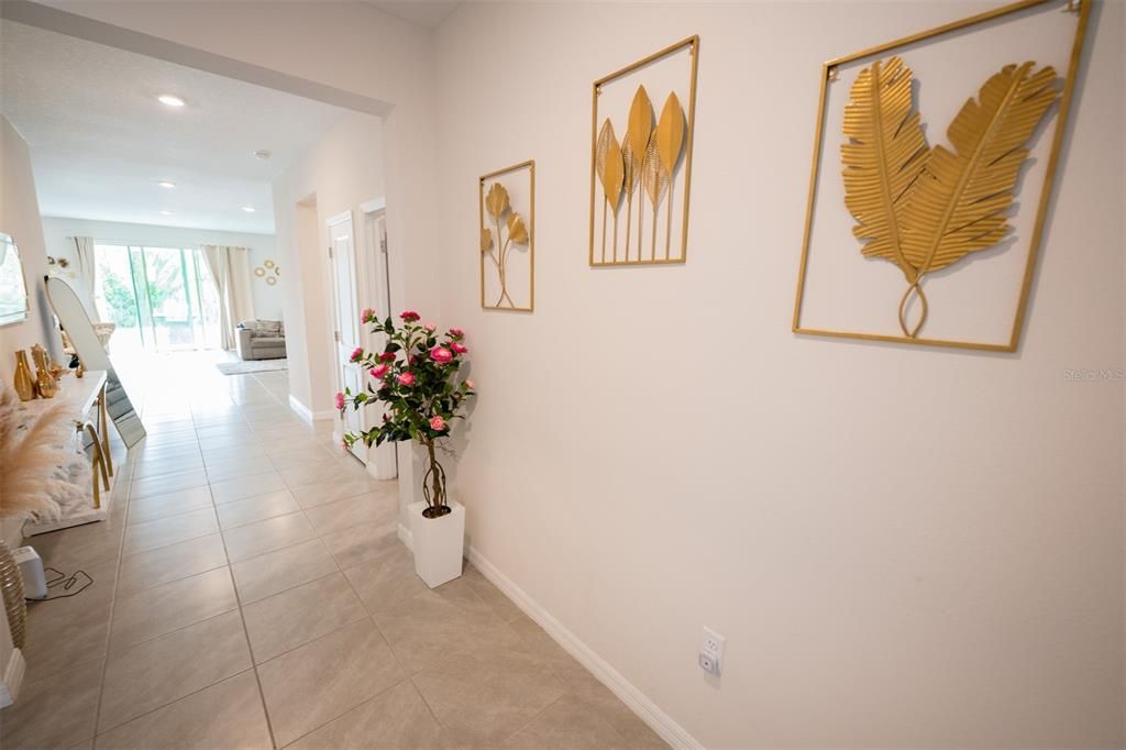 En Venta: $385,000 (4 camas, 2 baños, 2035 Pies cuadrados)