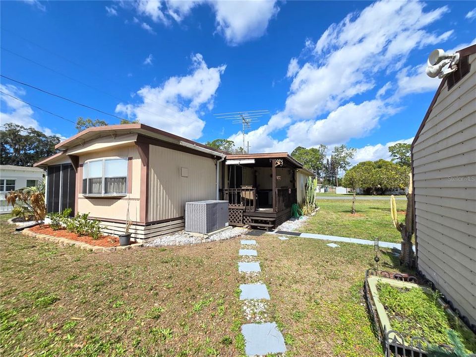 待售: $149,900 (3 贝兹, 1 浴室, 564 平方英尺)