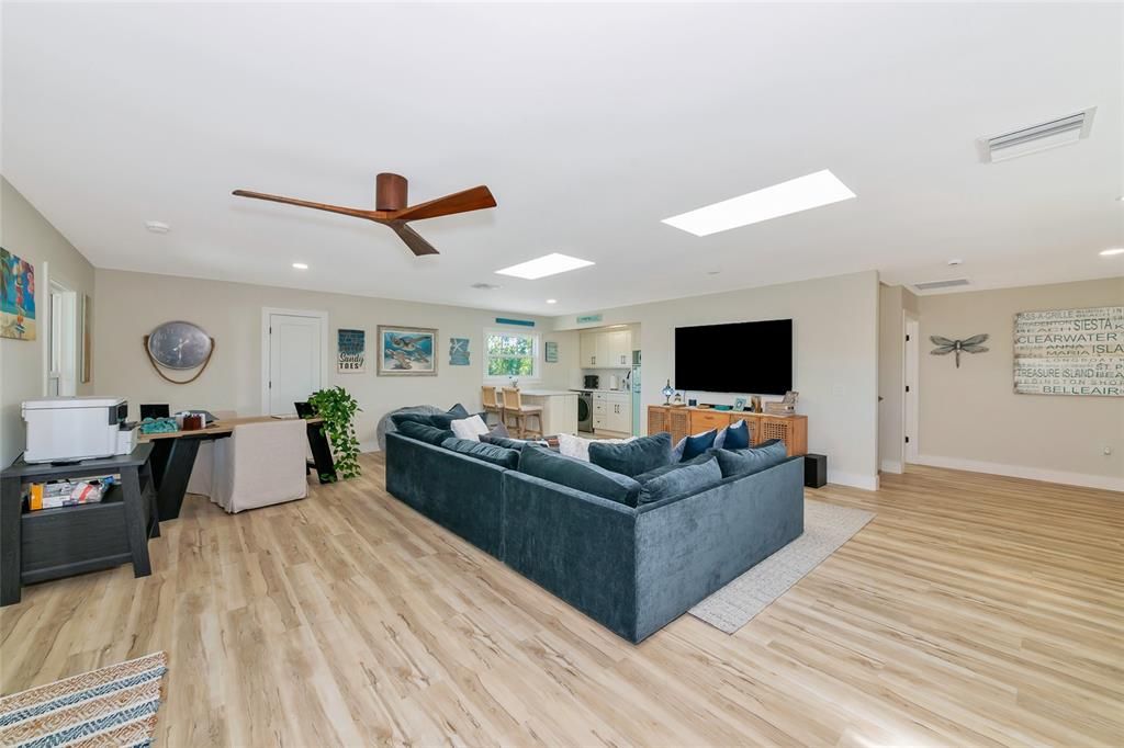 For Sale: $1,799,999 (4 beds, 3 baths, 3800 Square Feet)