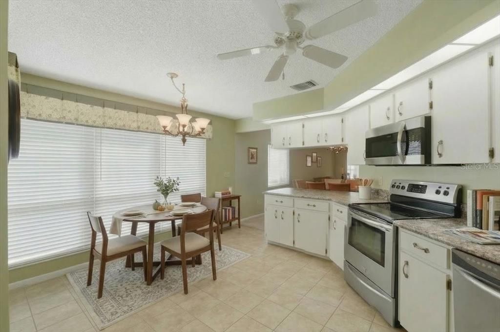 Active With Contract: $249,000 (2 beds, 2 baths, 1526 Square Feet)
