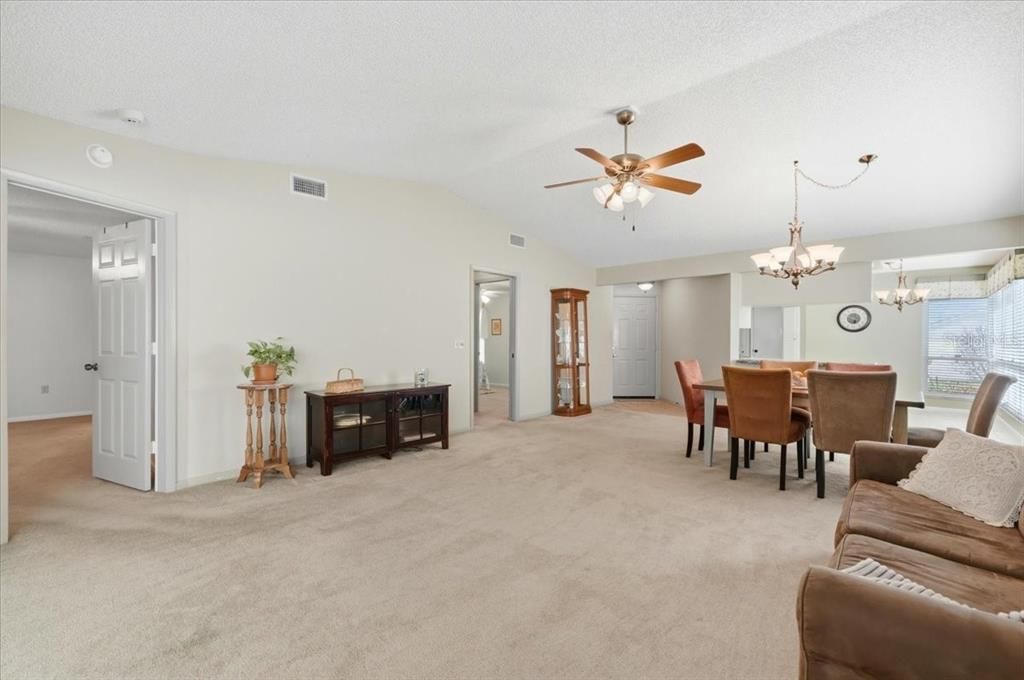 Active With Contract: $249,000 (2 beds, 2 baths, 1526 Square Feet)