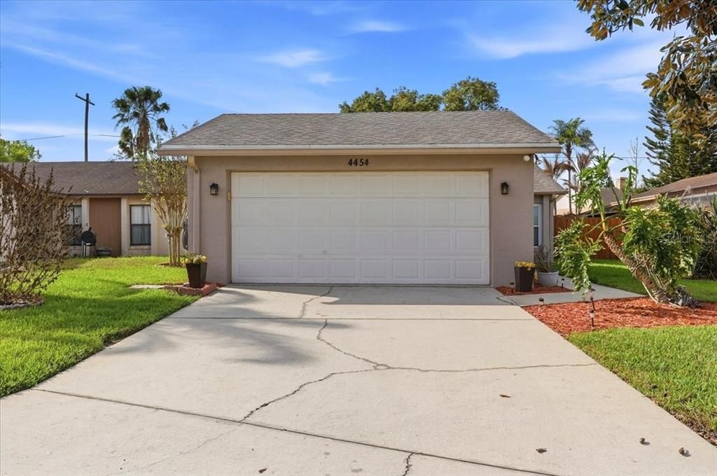 Active With Contract: $249,000 (2 beds, 2 baths, 1526 Square Feet)