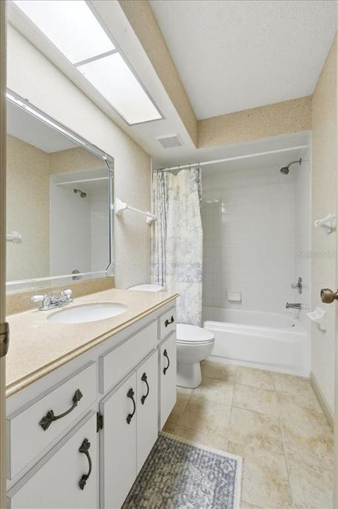 Active With Contract: $249,000 (2 beds, 2 baths, 1526 Square Feet)