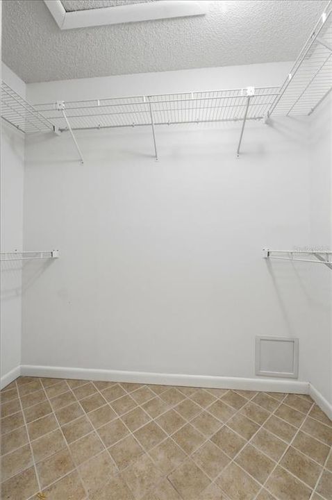 Active With Contract: $249,000 (2 beds, 2 baths, 1526 Square Feet)