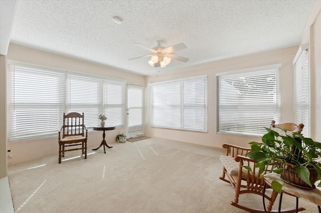 Active With Contract: $249,000 (2 beds, 2 baths, 1526 Square Feet)
