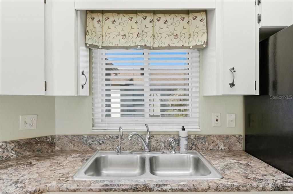 Active With Contract: $249,000 (2 beds, 2 baths, 1526 Square Feet)