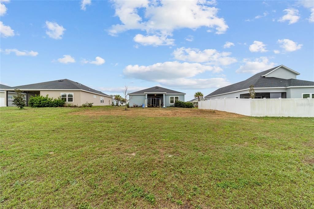 Active With Contract: $235,000 (3 beds, 2 baths, 1548 Square Feet)