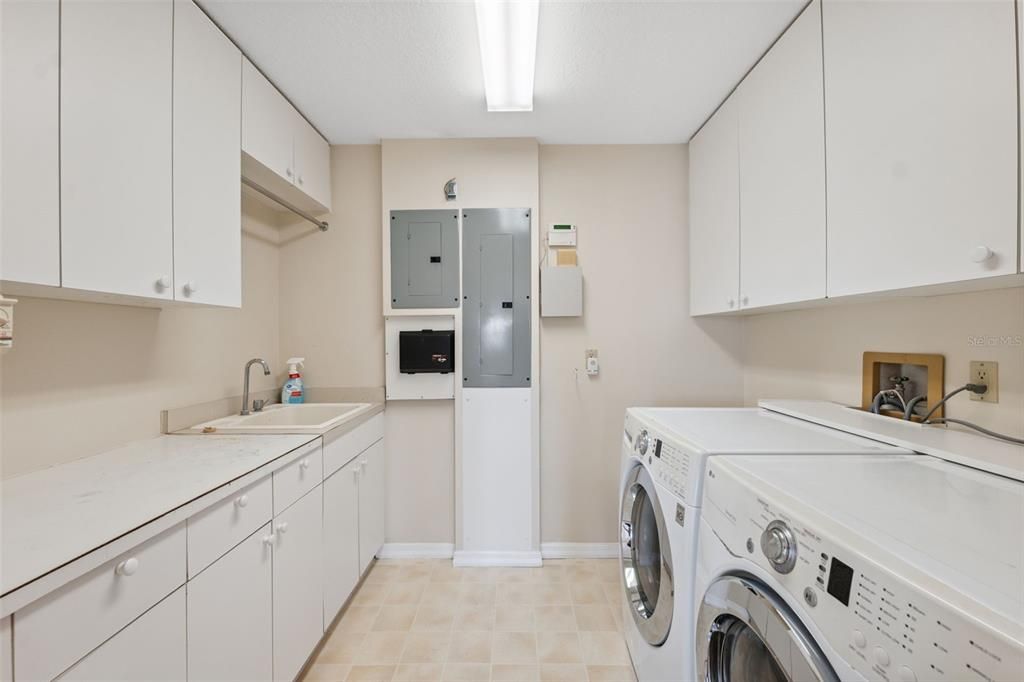En Venta: $1,859,900 (4 camas, 4 baños, 3412 Pies cuadrados)