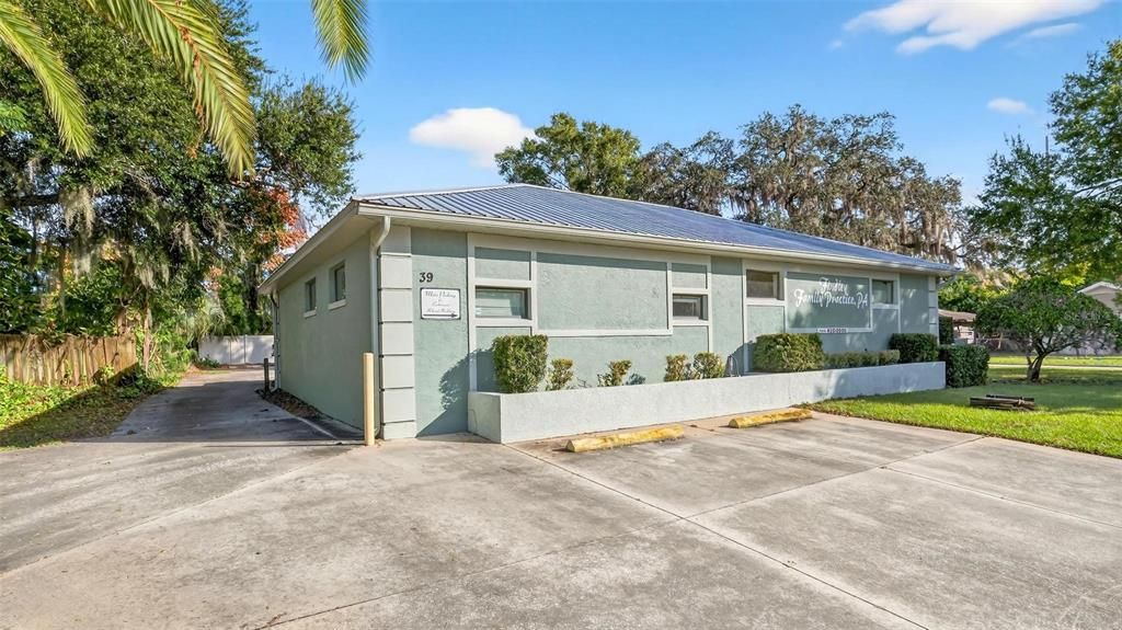 For Sale: $500,000 (0 beds, 0 baths, 1950 Square Feet)