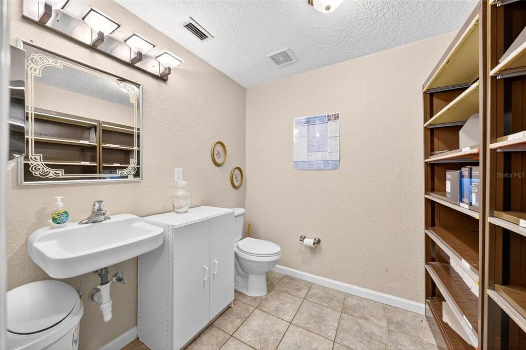 For Sale: $500,000 (0 beds, 0 baths, 1950 Square Feet)